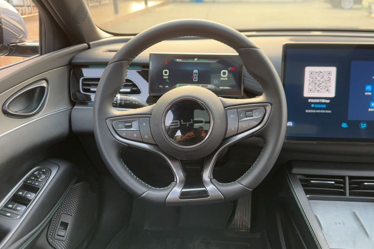 Used BYD Seal 06 New Energy 2024 DM-i 120KM Flagship Model
