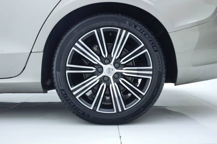 Used Volvo S60 2022 B4 Zhiyuan Luxury Edition
