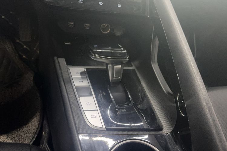 Used Hyundai Elantra 2022 1.5L CVT LUX Prestige Edition
