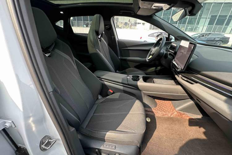 Used Volkswagen ID.UNYX 2024 Pro Long-Range Version