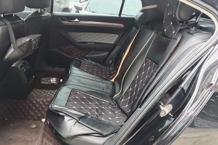 Used Volkswagen Magotan 2023 2 Million Units Limited Edition 330TSI DSG Leading Version
