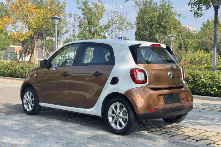 Used  forfour 2016 1.0L 52 kW Dynamic Edition
