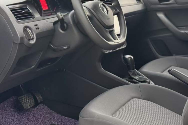 Used Volkswagen Santana 2016 1.6L Automatic Fashion Edition