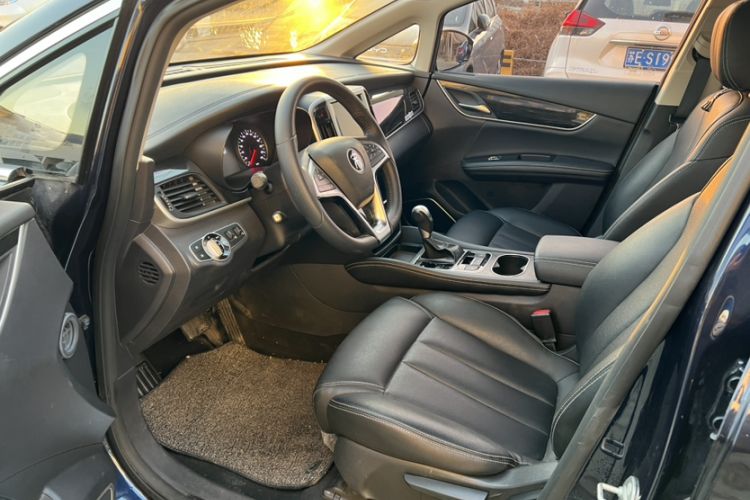 Used BYD Song MAX 2018 1.5T Automatic Smart Connect Elite Model with 6 Seats
