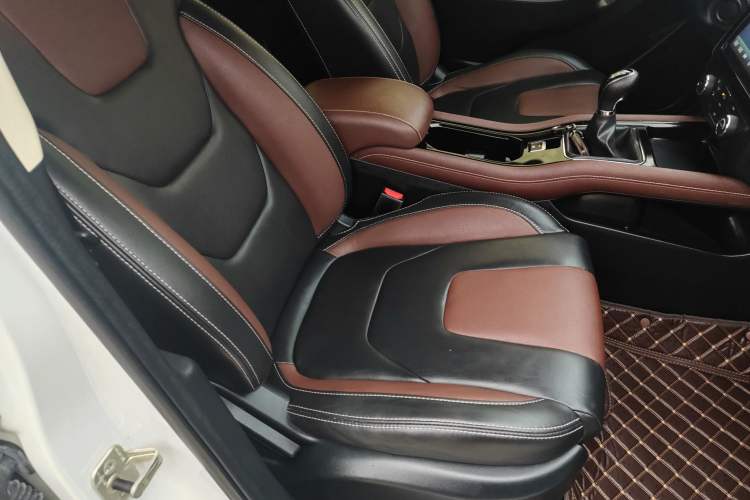 Used Dongfeng Fengon 580 2017 1.5T Manual Luxury Model