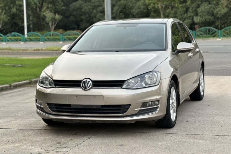 Used Volkswagen Golf 2016 230TSI Automatic Comfort Version
