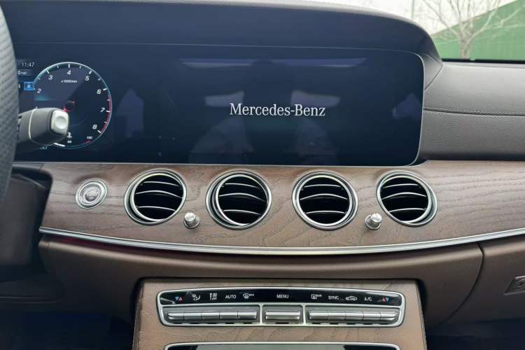 Used Mercedes-Benz E-Class 2022 Updated E 300 L Luxury Edition
