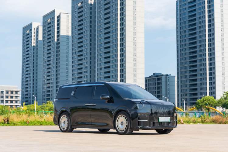 Used Zeekr 009 2022 Revised WE Version
