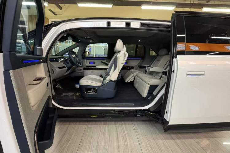 Used Zeekr MIX 2025 Long-Range Intelligent Driving Edition
