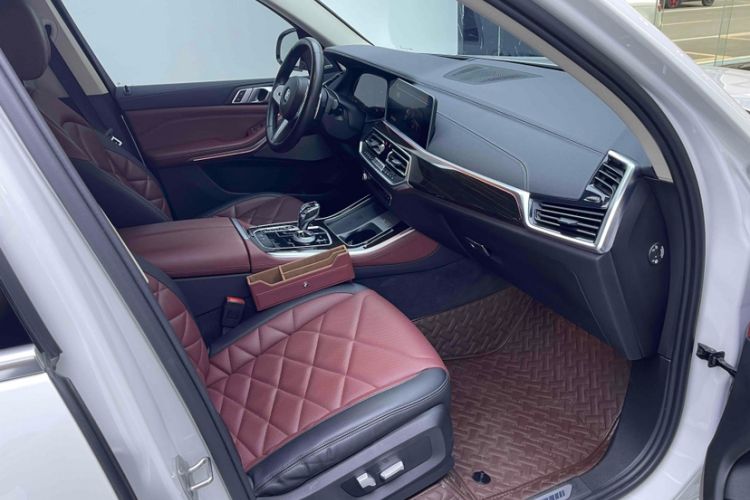 Used BMW X5 2022 xDrive 30Li Luxury M Sport Package
