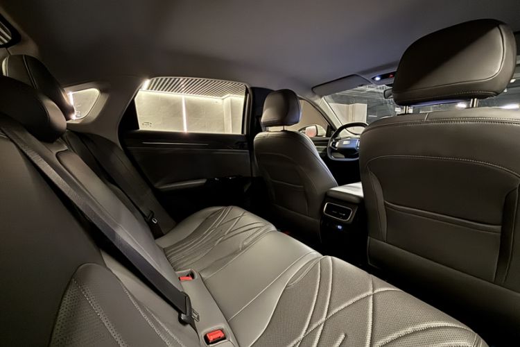 Used  L6 2025 EM-i 60km Launch Edition
