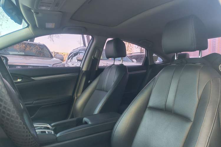 Used Honda Civic 2016 220TURBO CVT Prestige Edition
