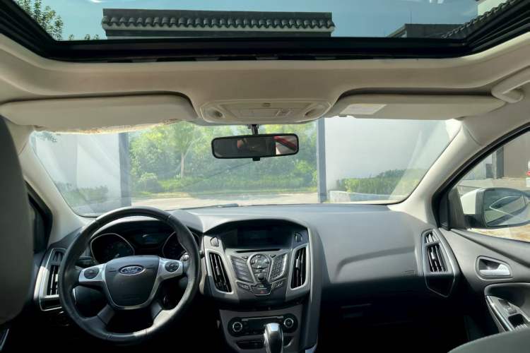 Used Ford Focus 2012 Hatchback 1.6L Automatic Fashion Edition