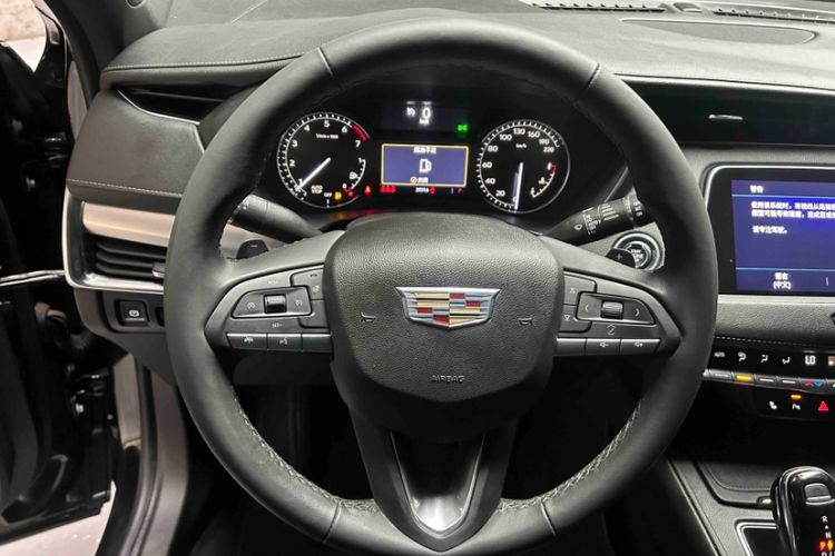 Used Cadillac XT4 2021 28T Two-Wheel Drive Leading Version
