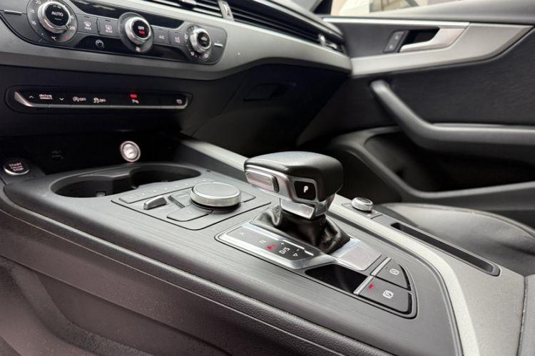 Used Audi A4L 2018 30th Anniversary Edition 40 TFSI Trendy Model
