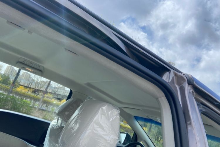 Used Buick GL8 2023 Land Executive Class Comfort Model
