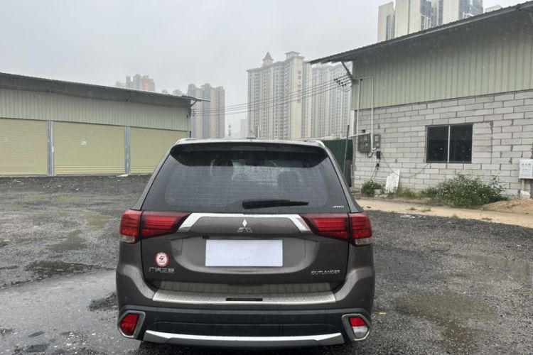 Used Mitsubishi Outlander 2016 2.4L 4x4 Elite Edition 5 Seats