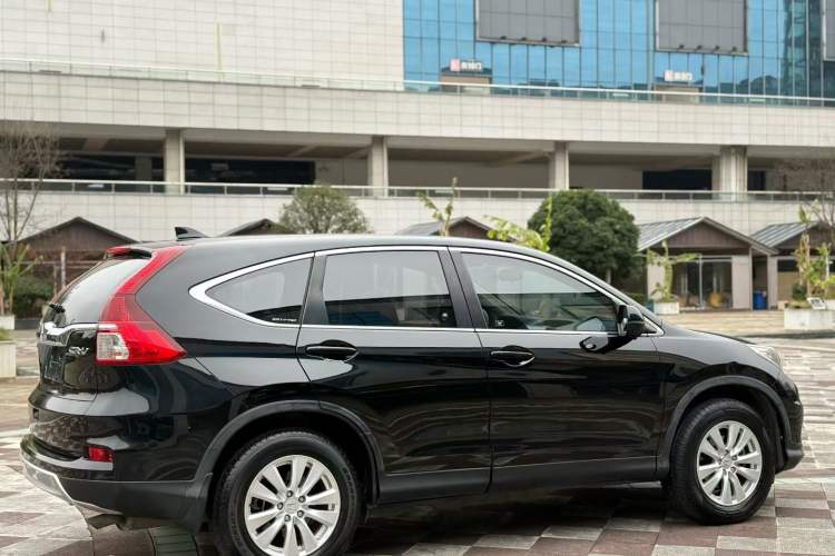 Used Honda CR-V 2016 2.0L two-wheel drive Urban Edition
