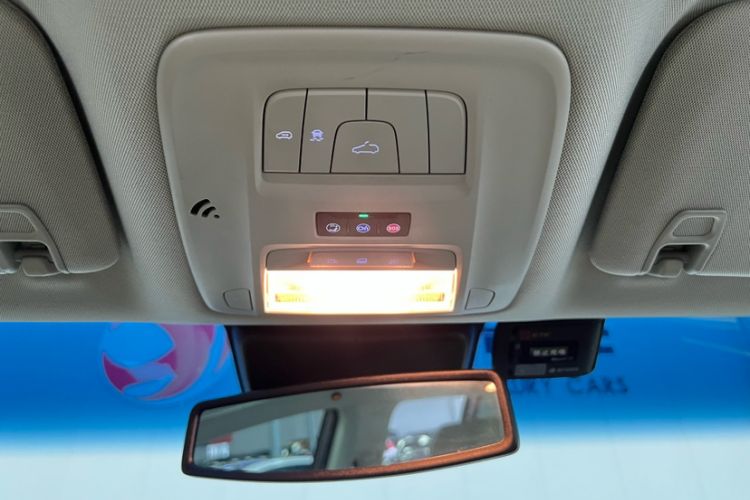 Used Buick GL8 2021 Land Cruiser Executive Class 652T Luxury Model
