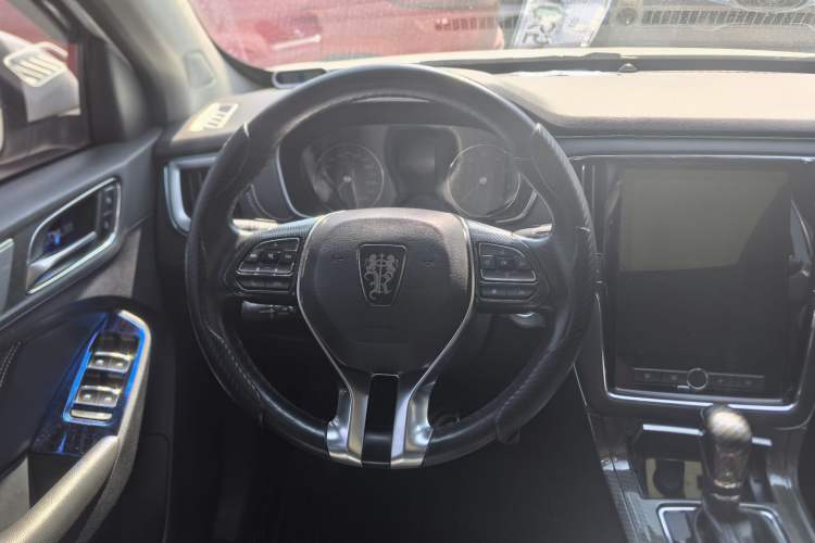 Used Roewe RX5 2018 20T Two-Wheel Drive Automatic Internet Smart Edition
