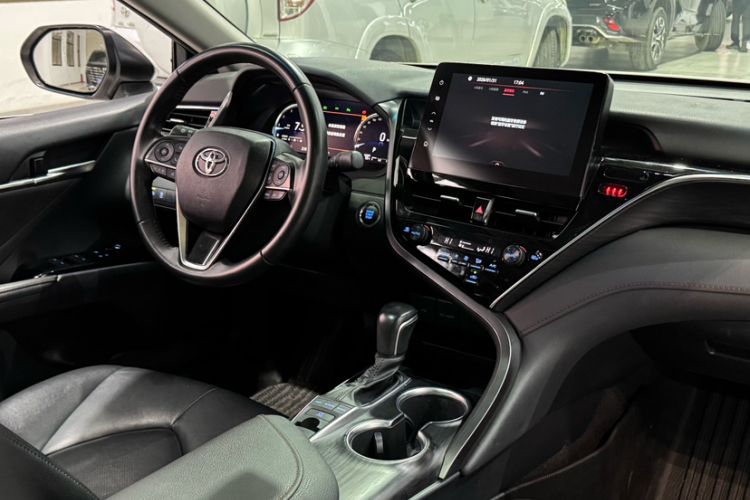 Used Toyota Camry 2021 2.5G Luxury Edition
