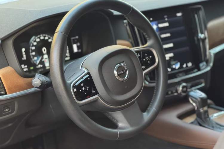 Used Volvo S90 2019 T5 Zhiyi Edition
