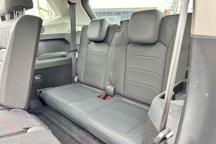 Used Volkswagen Tiguan L 2019 380TSI Automatic All-Wheel Drive Luxury Edition with 7 Seats China VI Standard
