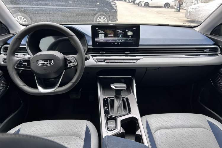 Used Geely Auto Emgrand 2022 4th Generation 1.5L CVT Flagship Model
