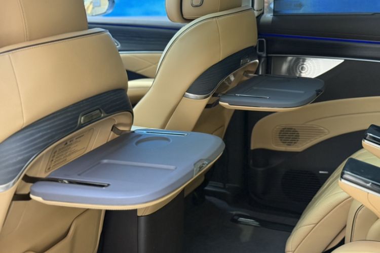 Used Denza D9 2024 DM-i 980 Four-Wheel Drive Prestige Model
