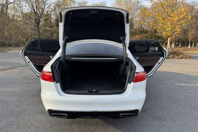 Used Jaguar XFL 2018 XFL 2.0T 250 PS Luxury Edition
