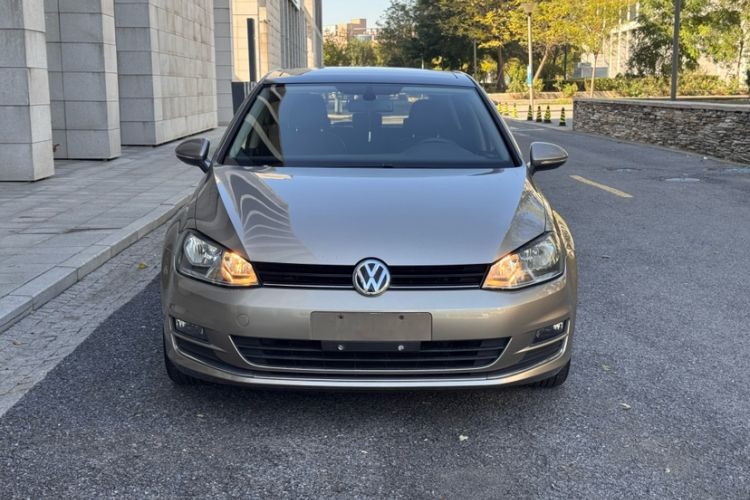 Used Volkswagen Golf 2016 230TSI Automatic Luxury Version
