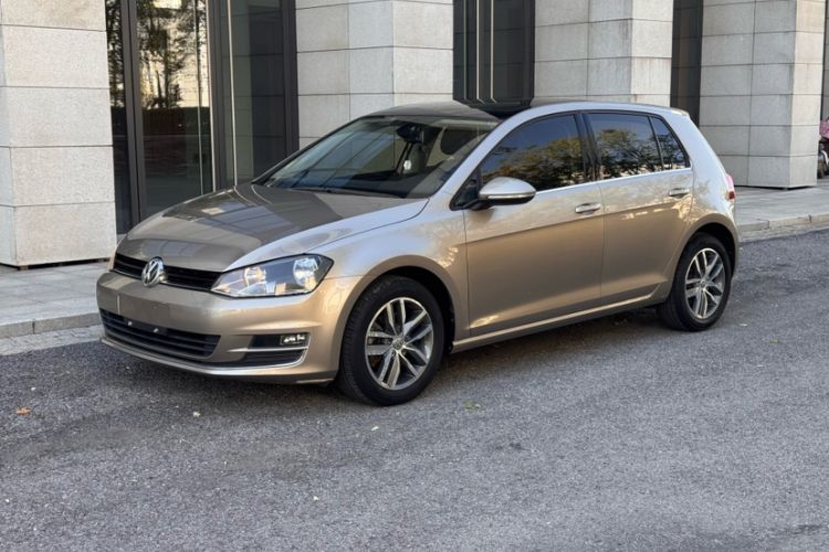 Used Volkswagen Golf 2016 230TSI Automatic Luxury Version
