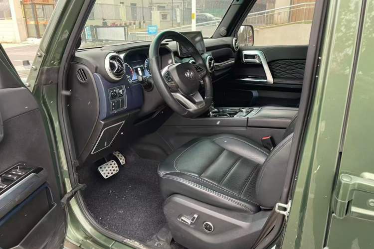 Used  BJ40 2018 PLUS 2.3T Automatic Four-Wheel Drive Premium Edition China V