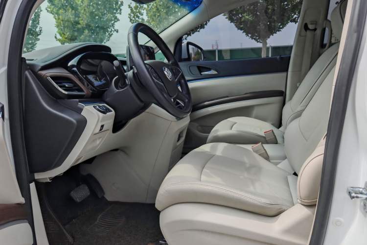 Used Buick GL8 2021 Land Cruiser Executive Class 652T Smart Luxury Model
