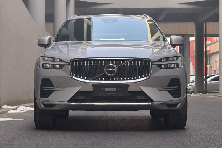 Used Volvo XC60 2025 B5 4x4 Smart Luxury Edition
