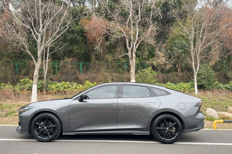 Used Changan UNI-V 2022 1.5T Prestige Version
