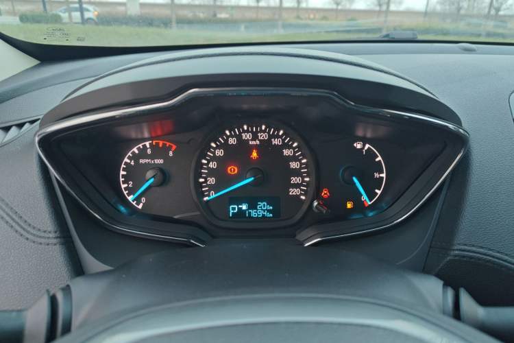 Used Ford Escort 2015 1.5L Automatic Fashion Model
