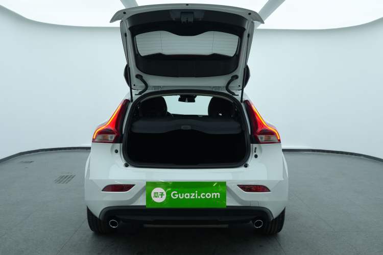 Used Volvo V40 2019 T3 Zhiyi Edition
