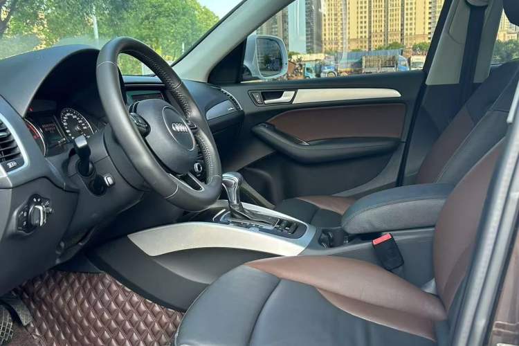 Used Audi Q5 2017 Plus 40 TFSI Technology Model
