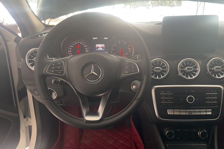 Used Mercedes-Benz GLA 2017 GLA 200 Fashion Model
