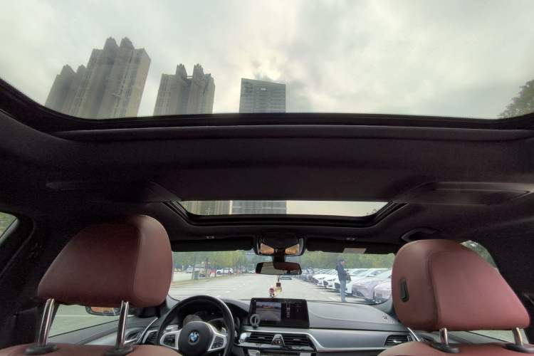 Used BMW 5 Series 2022 Second Facelift 530Li Leading Edition M Sport Package
