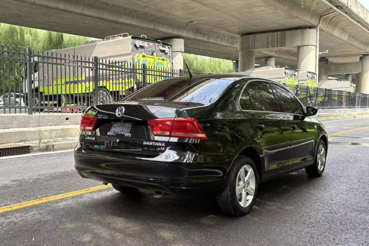 Used Volkswagen Santana 2015 1.6L Manual Comfort Edition
