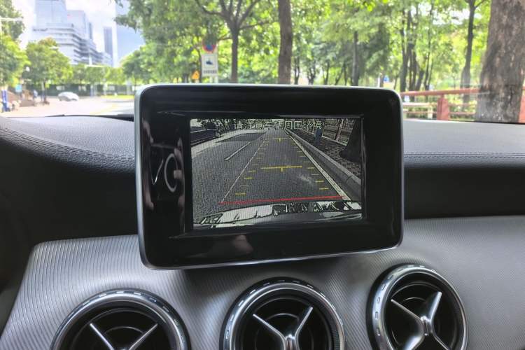 Used Mercedes-Benz GLA 2015 GLA 220 4MATIC Fashion Model