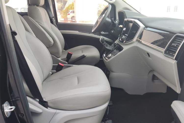 Used  M4 2019 Business & Travel Series 2.0L Manual Speed Edition China VI Standard
