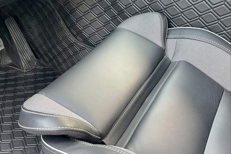 Used Volvo XC60 New Energy 2025 Plug-in Hybrid Long-Range All-Wheel Drive Zhiyuan Extreme Night Black Edition