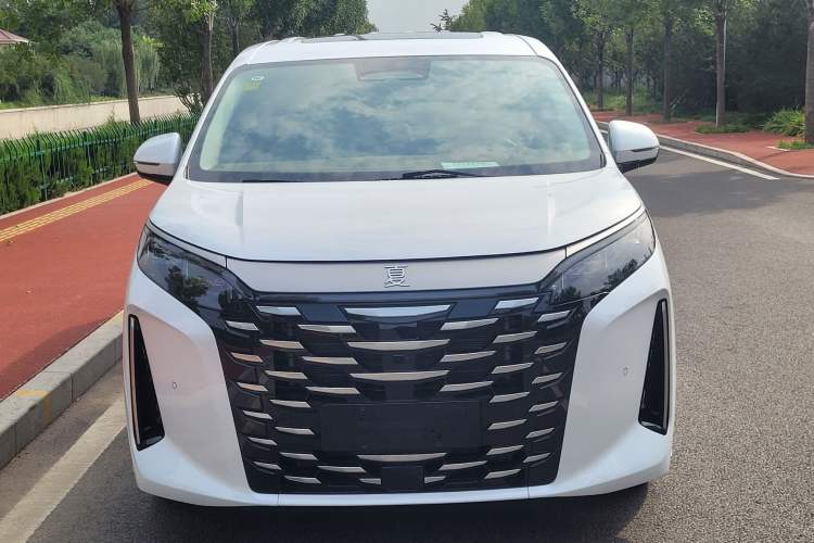 Used BYD Xia 2025 DM-i 1.5T 180km Beyond Edition
