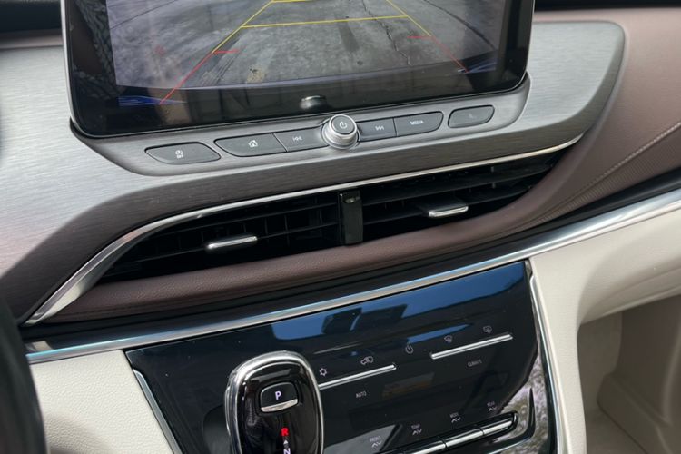 Used Buick GL8 2023 Land Executive Class 652T Luxury Model
