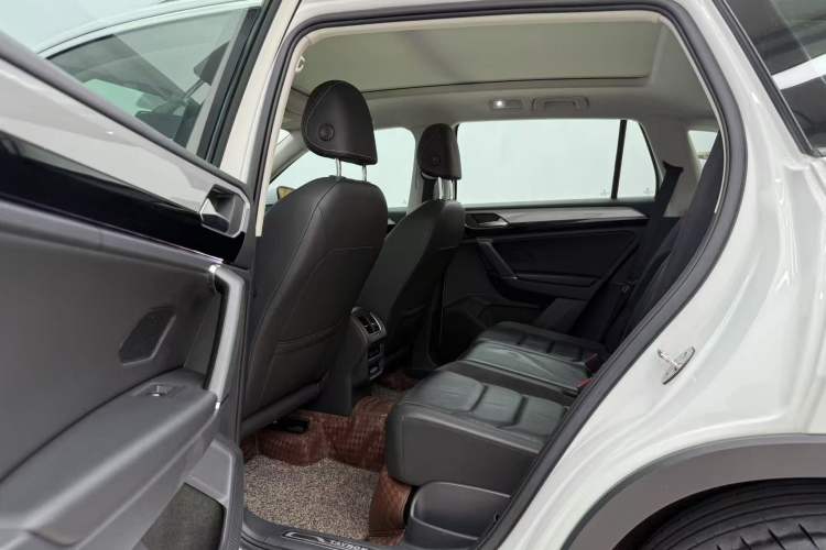 Used Volkswagen Tayron 2019 330TSI Two-Wheel-Drive Luxury Version China V Emission Standard
