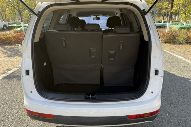 Used Baojun 730 2019 1.5T Manual Fashion Model 7-seater China VI
