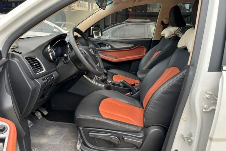 Used Baojun 560 2015 1.8L Manual Elite Model